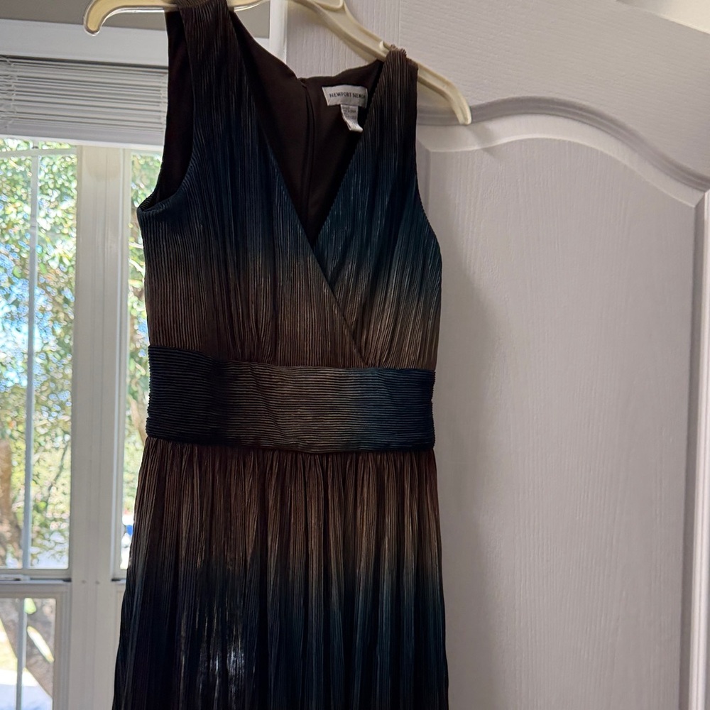 Newport News Black to Brown Ombre Pleated Midi Dress